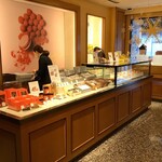 ラ･メゾン･デュ･ショコラ - 内観 入り口付近右側