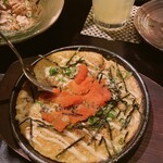 九州うまいもんと焼酎 芋蔵 - とろろと明太子の鉄板焼き。この後頼んだ泡盛２杯の写真が無い、、、