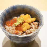 鮨 功 - セイコガニ、雲丹、いくらの子丼