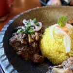 旧ヤム邸  - 全がけ（3種）TP温玉1.生姜レンコンのさっぱりアチャールのせ菊芋の朴葉風味オイスター鶏キーマ