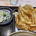 ゆで太郎 もつ次郎 - クーポンのかき揚げ