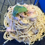 KuRuKuRu CAFE - 鮭ときのこのクリームパスタ