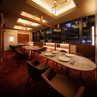 個室は+500円頂戴しております。夜景が見える完全個室も完備