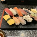 Heiroku Sushi - 見た目は十分