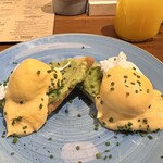 Zenith Brunch & Cocktails Valverde - エッグベネディクト