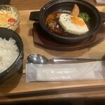 洋食屋伊勢十 - 松坂牛の土鍋焼きハンバーグ