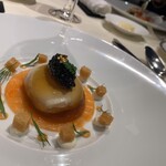 メゾン ド ミュゼ - 烏骨鶏の卵のポーチドエッグオマール海老のコンソメジュレポルチーニ茸とマッシュルームのソース