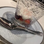 メゾン ド ミュゼ - あまおうの苺サングリアのゼリーの小さなケーキ