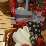 ヴォアラ洋菓子店 - 盛り付けは〜別添え