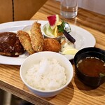 TSUMUGI Kitchen - ハンバーグステーキ&カニクリームコロッケランチ＋かきフライ２個