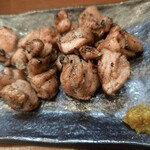 炎と味わらい - 藁焼き 銘柄鶏のもも ハーフ(790円)