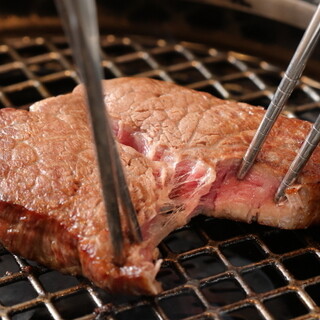 Enjoy high-quality Kuroge Wagyu beef carefully selected by craftsmen at a reasonable price