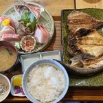 囲炉茶屋 - 三種干物とお刺身定食 ¥3,190-
