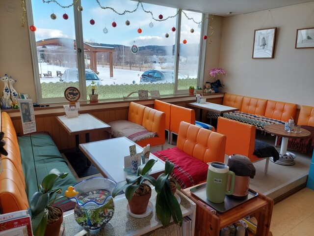 おいしいパンとコーヒー。本好きな人もおすすめです。 : ぶどうの木の写真