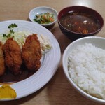 Midoriya - カキフライ、ご飯、味噌汁付き