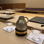 Yasuke - お鮨に寄り添う地酒がいただけます。★磯自慢(静岡) どこまでもピュアでナチュラルな味わい。焼津にある蔵元さんなのでお魚との相性は最強です！