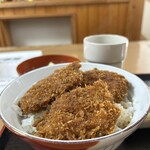千歳屋 - ヒレかつ丼　なかなか旨そうじゃ！