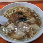 日光屋 - ワンタンメン　820円
