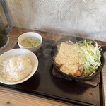 肉食堂 最後にカツ。 - 