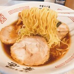 228951774 - 中華そば 醤油(麺リフト)