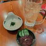 沖縄遊食 ちむどんどん - お通し、ホタルイカ沖漬け、ハイボール