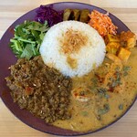 ゴロンドリーナ - 本日のカレー２種 ラムダモンキーマ・バターシュリンプ（golondrina） ※ご飯の量200g