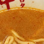 蒙古タンメン中本 - 徐々に辛し麻婆の混ざり出したスープ
