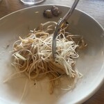 TOMO - オイスターソース、フライドヌードル、大徳寺納豆