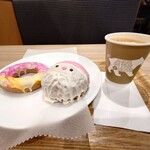 JACK IN THE DONUTS - サンタドーナッツ352円  ホットコーヒーs 300円