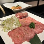 老舗精肉店直送 千種焼肉 飛騨牛の奴隷 - 