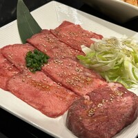 老舗精肉店直送 千種焼肉 飛騨牛の奴隷 千種店 - 