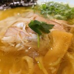 鮨らぁー麺 釣りきん - 貝煮干し魚介醤油らぁー麺