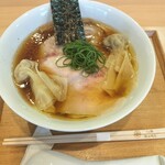 飯田商店 - 醤油らぁ麺（わんたん・チャーシュー）