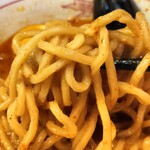 蒙古タンメン中本 - ストレートの太麺