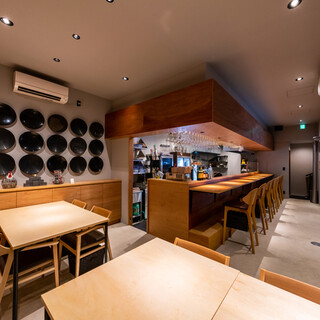 A stylish interior where you can feel the warmth of wood. Great for sightseeing or celebrating special occasions ◎