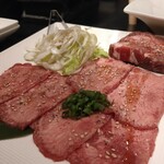 老舗精肉店直送 千種焼肉 飛騨牛の奴隷 千種店 - 