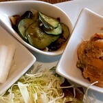 Shoujin Kafe Foi - ふぉいのよくばりプレート (酵素玄米)  1,980円
      大豆からあげ・大豆カツ・精進フィッシュフライ・精進エビフライ