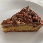 おやつ研究所 - 胡桃とキャラメル:  タルトが、たるとがあああ、美味しいの、ナッツもカリカリキャラメル甘くて美味しい♡