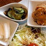Shoujin Kafe Foi - ふぉいのよくばりプレート (酵素玄米)  1,980円
      大豆からあげ・大豆カツ・精進フィッシュフライ・精進エビフライ