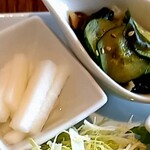 Shoujin Kafe Foi - ふぉいのよくばりプレート (酵素玄米)  1,980円
      大豆からあげ・大豆カツ・精進フィッシュフライ・精進エビフライ