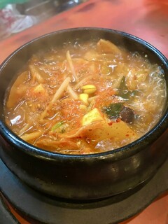 h Shinjuen - 純豆腐チゲなどスープメニューも充実しています
