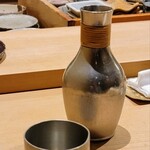 寿志 城助 - 冷酒は青果堂の錫器、冷たい
