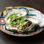 Garlic steamed oysters in the shell (2 pieces)