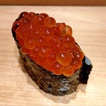 すし光琳 - イクラ