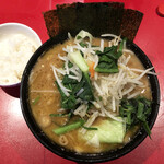 Ramen Atsugiya - ラーメン（税込860円）＋野菜畑（100円）＋半ライス（100円）