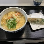 Kuma ya - たまごあんかけうどん５００円　ちくわ天（天ぷら２個の場合は１個１２０円）