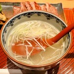 Date No Gyuutan Hompo - テールスープはコクある味わい。大ぶりのお肉が入って贅沢でした！！