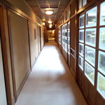 おちあいろう - 館内