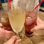 グランドゥーカ 上大岡店 - スパークリングワイン(550円 tax in）で乾杯！