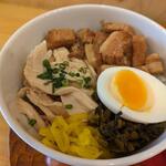 台湾豆乳大王 - 魯肉飯と鶏肉飯のハーフ＆ハーフ